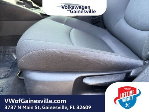 Used 2020 Toyota Corolla LE FWD image 17
