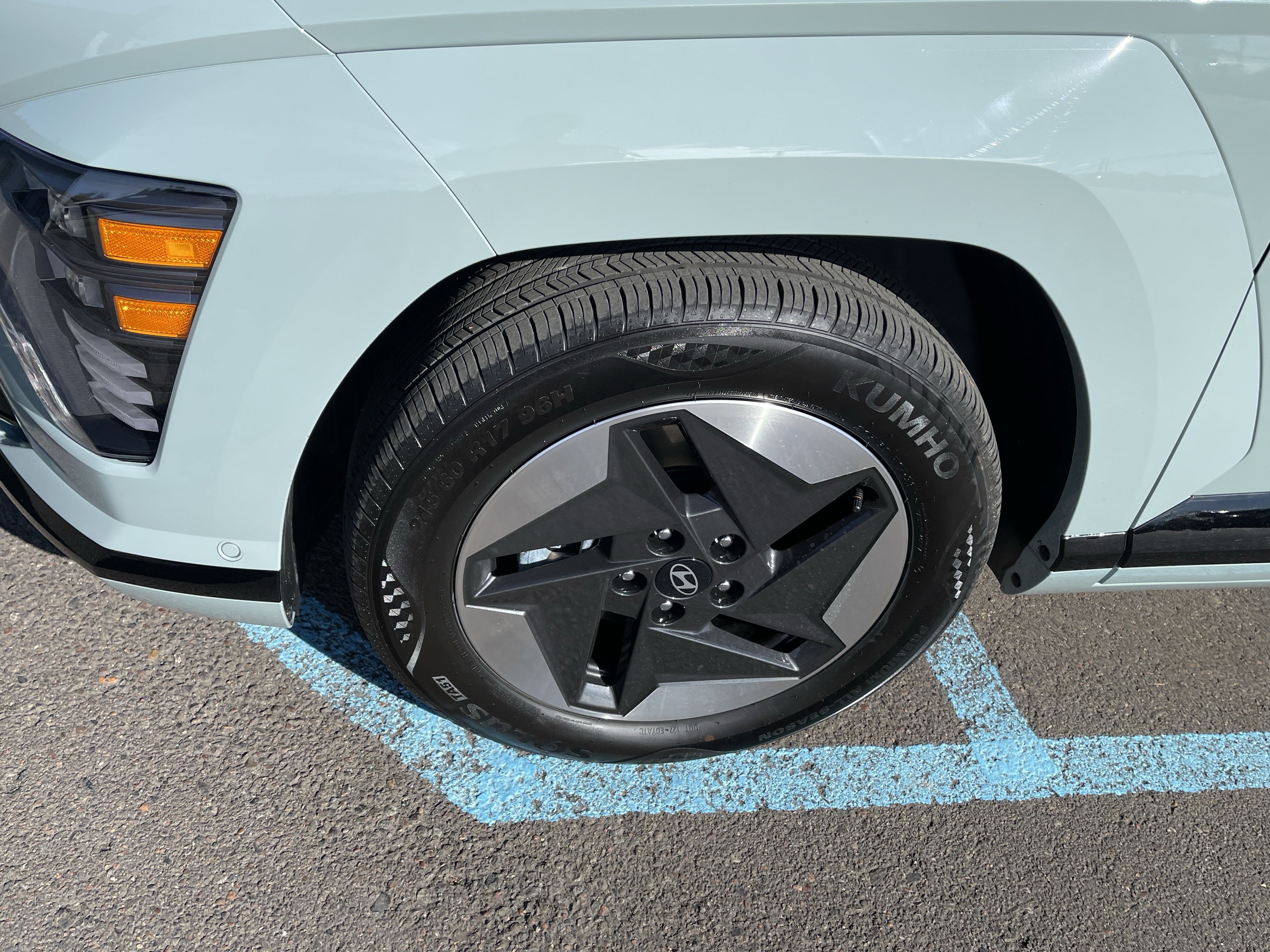 Certified 2025 Hyundai Kona Limited FWD image 9