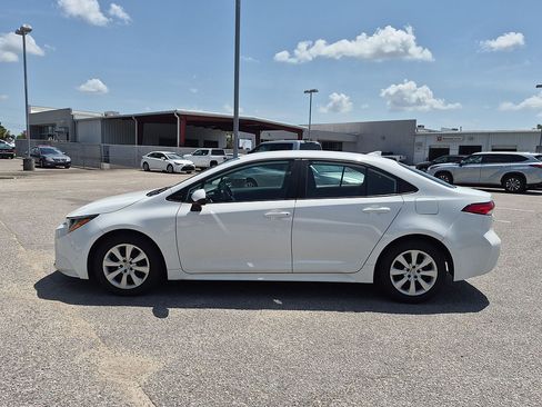 Used 2024 Toyota Corolla LE FWD image 6