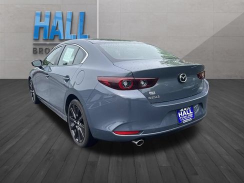 Used 2023 MAZDA MAZDA3 s FWD image 3