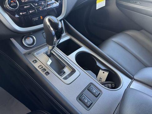 Used 2024 Nissan Murano SV w/ SV Midnight Edition Package image 13