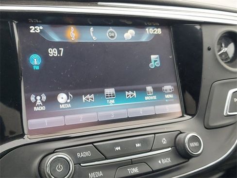 Certified 2017 Buick Envision Essence image 25