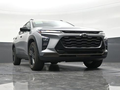 Used 2024 Chevrolet Trax ACTIV w/ Driver Confidence Package FWD image 26