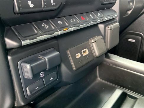 Used 2021 Chevrolet Silverado 1500 LT Trail Boss w/ Convenience Package II image 31