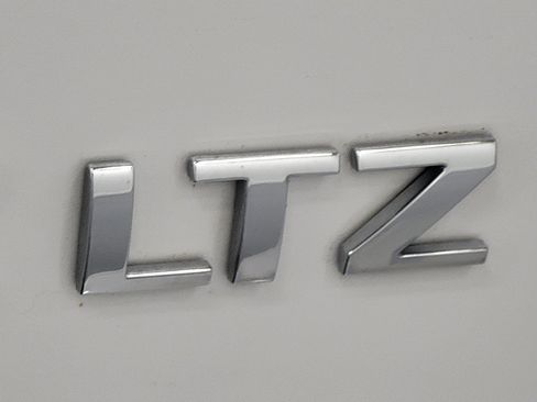 Used 2016 Chevrolet Equinox LTZ w/ Enhanced Convenience Package FWD image 10