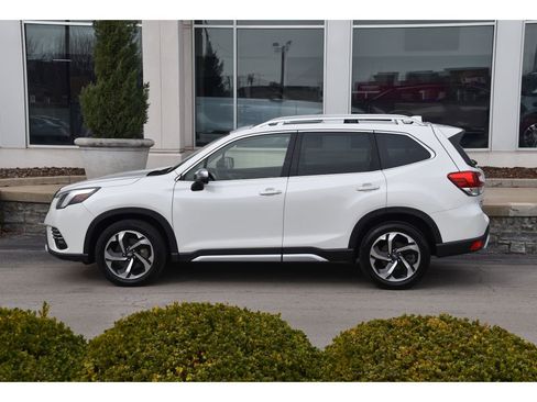 Used 2023 Subaru Forester Touring image 7