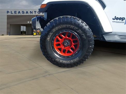 Used 2021 Jeep Wrangler Unlimited Sahara image 14
