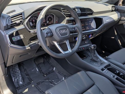 New 2025 Audi Q3 2.0T Premium image 8