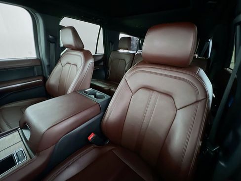 Used 2023 Ford Expedition Max Limited image 11