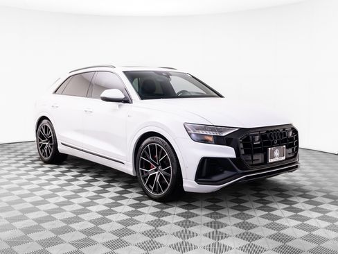 Used 2022 Audi Q8 Prestige w/ Prestige Package AWD/4WD image 7
