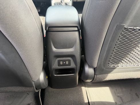 Used 2024 Hyundai Venue SEL FWD image 27