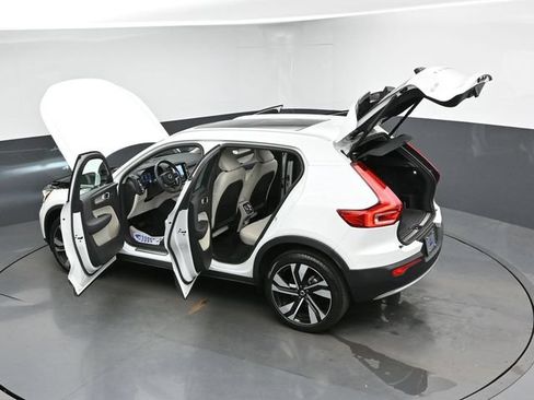 Used 2023 Volvo XC40 B5 Ultimate w/ Protection Package Premier AWD/4WD image 50