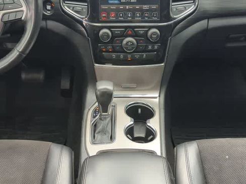 Used 2019 Jeep Grand Cherokee Altitude AWD/4WD image 29