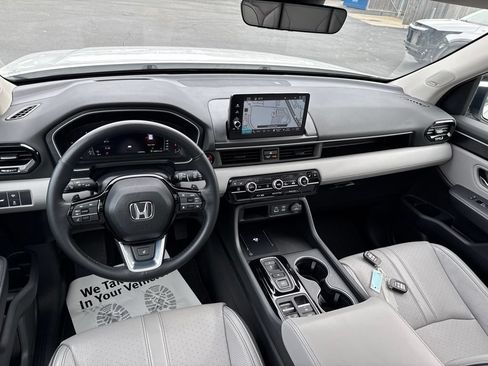 Certified 2024 Honda Pilot Elite image 38