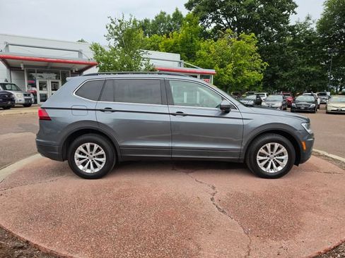Used 2019 Volkswagen Tiguan SE w/ Panoramic Sunroof Package AWD/4WD image 6
