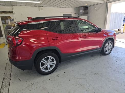 Used 2023 GMC Terrain SLE w/ Driver Convenience Package FWD image 6