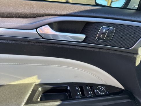 Used 2015 Ford Fusion Titanium image 12