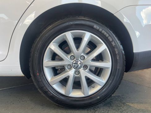 Used 2010 Volkswagen Jetta Limited Edition FWD image 31