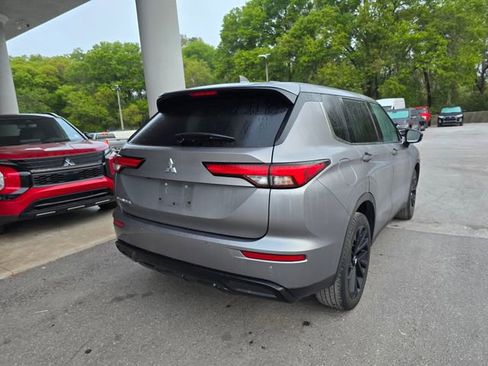 Used 2022 Mitsubishi Outlander SEL Black Edition image 8