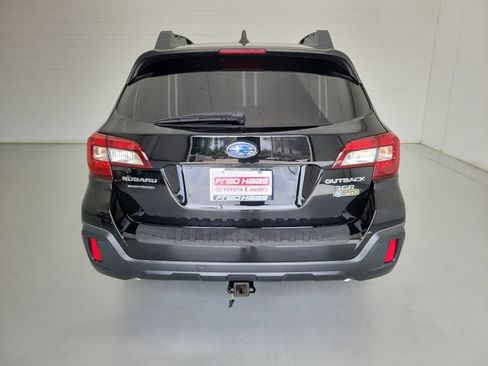 Used 2018 Subaru Outback 3.6R Limited w/ Popular Package #2 AWD/4WD image 6
