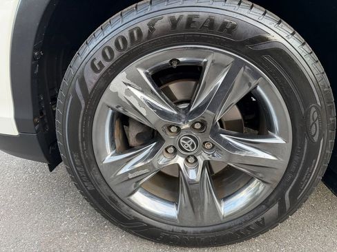 Used 2019 Toyota Highlander Limited Platinum image 39