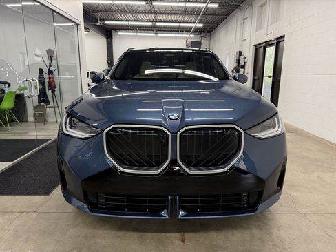 Used 2025 BMW X3 xDrive30i w/ Premium Package AWD/4WD image 2