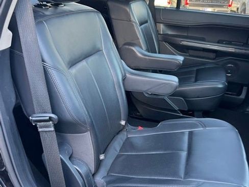 Used 2024 Ford Expedition XLT image 16