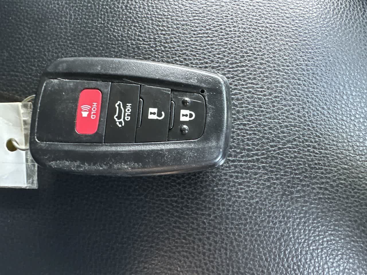 Used 2024 Toyota RAV4 XLE FWD image 28