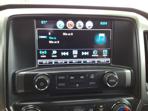 Used 2017 Chevrolet Silverado 1500 LT w/ Midnight Edition image 18