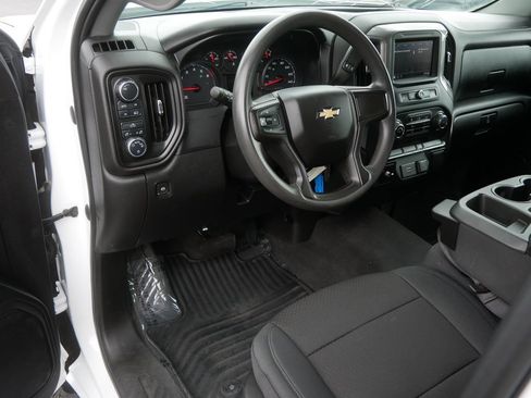 Used 2020 Chevrolet Silverado 1500 Custom w/ Trailering Package AWD/4WD image 10