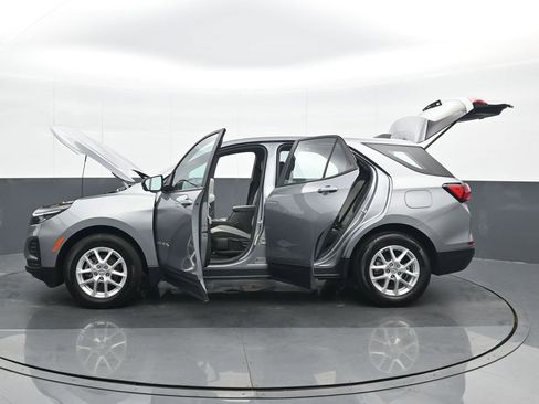 Used 2024 Chevrolet Equinox LS image 27