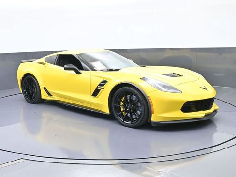 Used 2019 Chevrolet Corvette Grand Sport w/ Carbon Flash Badge Package image 8