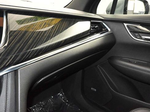 Used 2022 Cadillac XT6 Premium Luxury AWD/4WD image 23