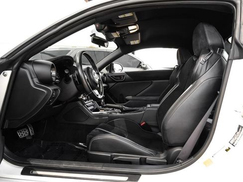 Used 2025 Toyota GR86 Premium RWD image 4