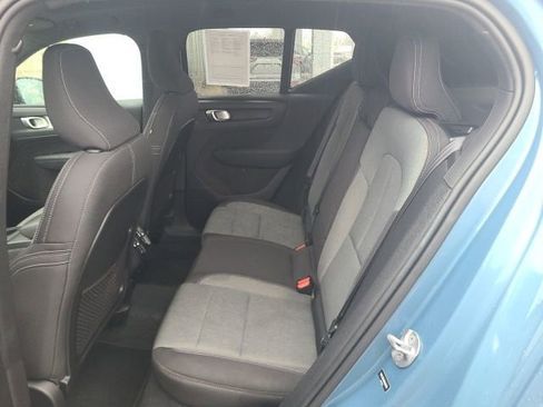 Used 2024 Volvo XC40 B5 Core image 13