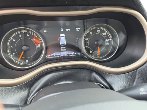 Used 2018 Jeep Cherokee Limited FWD image 15
