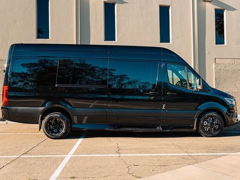 Used 2022 Mercedes-Benz Sprinter 3500 image 3