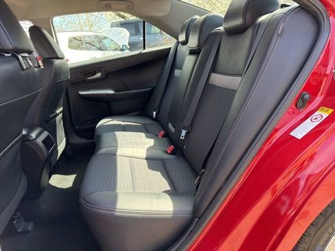 Used 2014 Toyota Camry SE image 9