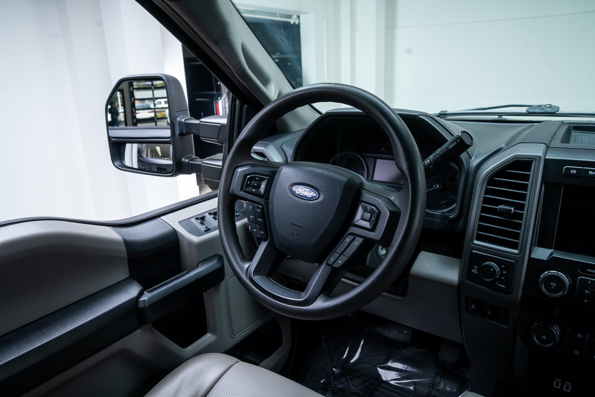 Used 2019 Ford F250 XL w/ STX Appearance Package AWD/4WD image 8