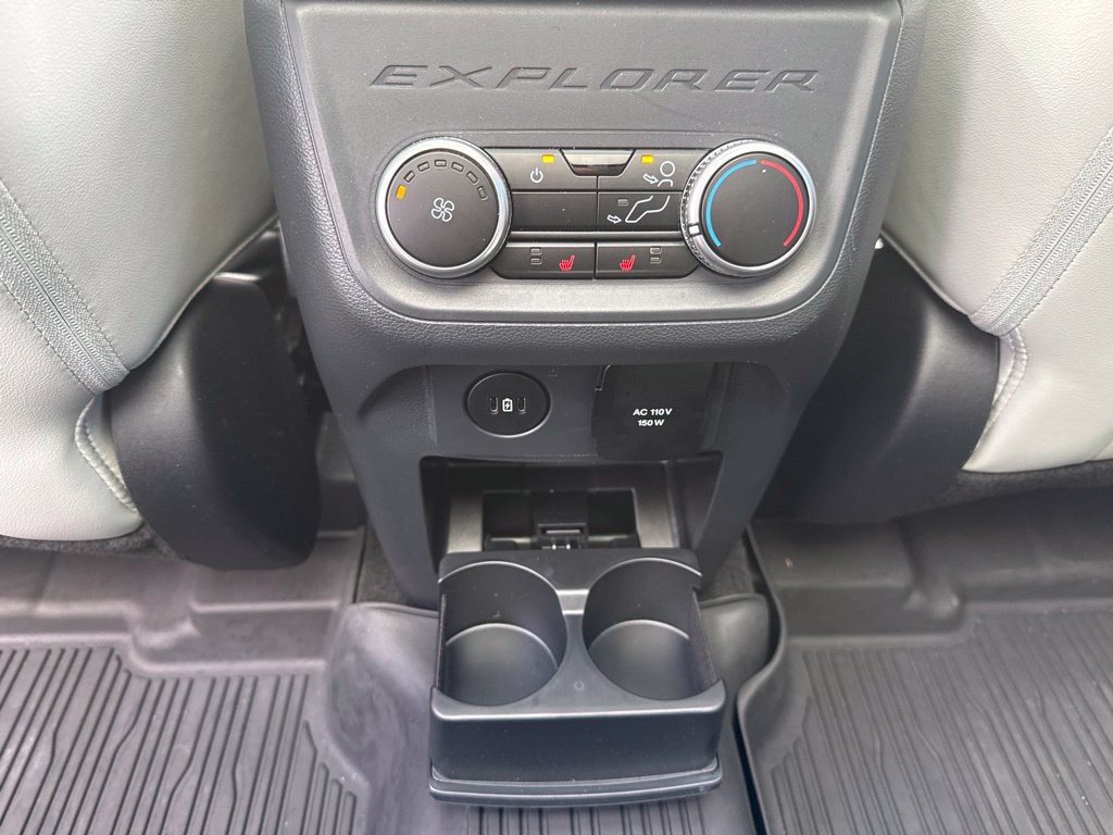 Used 2025 Ford Explorer Platinum w/ Ultimate Package AWD/4WD image 12