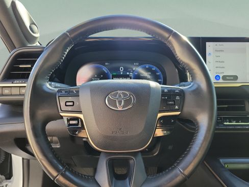 Certified 2023 Toyota Crown AWD/4WD image 12