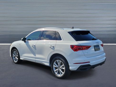 Used 2022 Audi Q3 2.0T Premium w/ Convenience Package AWD/4WD image 4