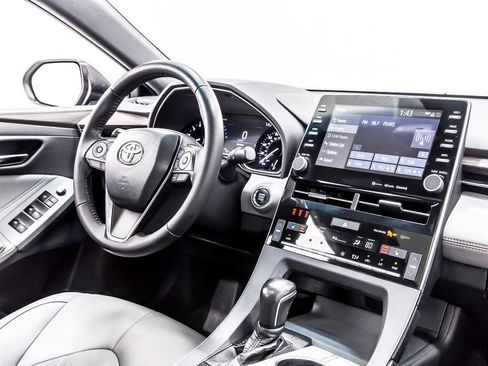 Used 2021 Toyota Avalon XLE w/ Moonroof Package FWD image 19