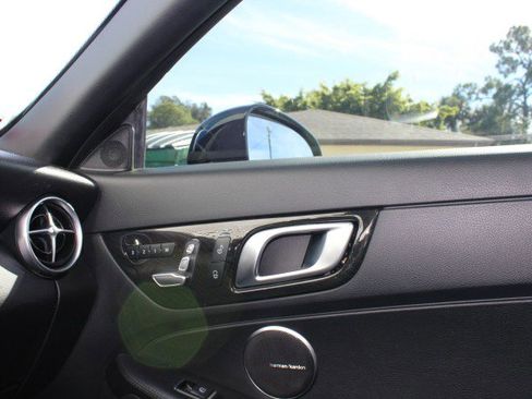 Used 2019 Mercedes-Benz SLC 300 image 28