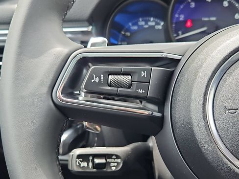 Certified 2026 Porsche Macan AWD/4WD image 21