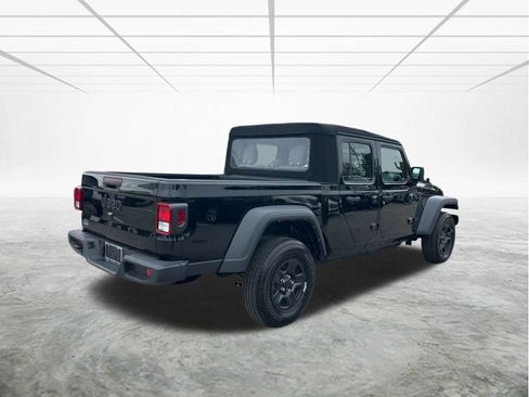 Used 2024 Jeep Gladiator Sport image 4