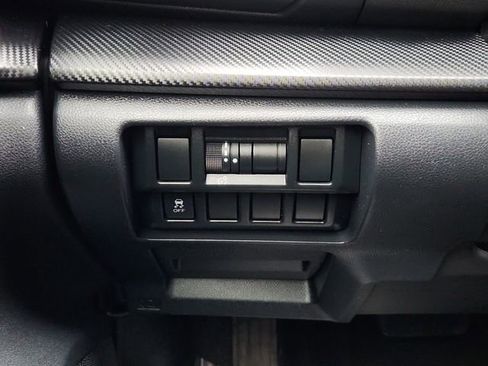 Used 2018 Subaru Crosstrek 2.0i image 35