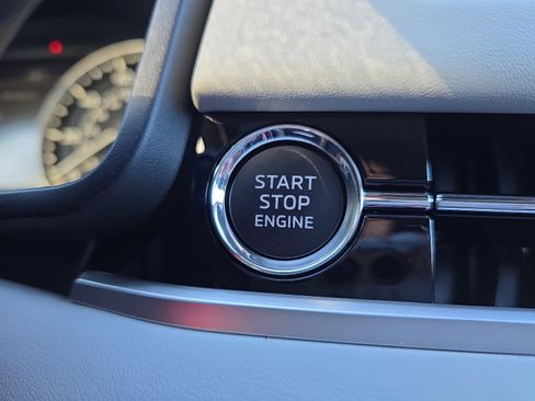 New 2025 Mitsubishi Outlander SE image 23