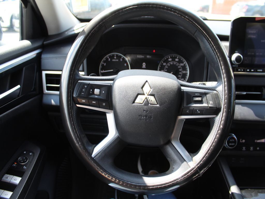 Used 2022 Mitsubishi Outlander ES FWD image 18