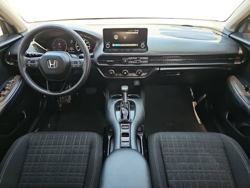 Used 2023 Honda HR-V LX image 9